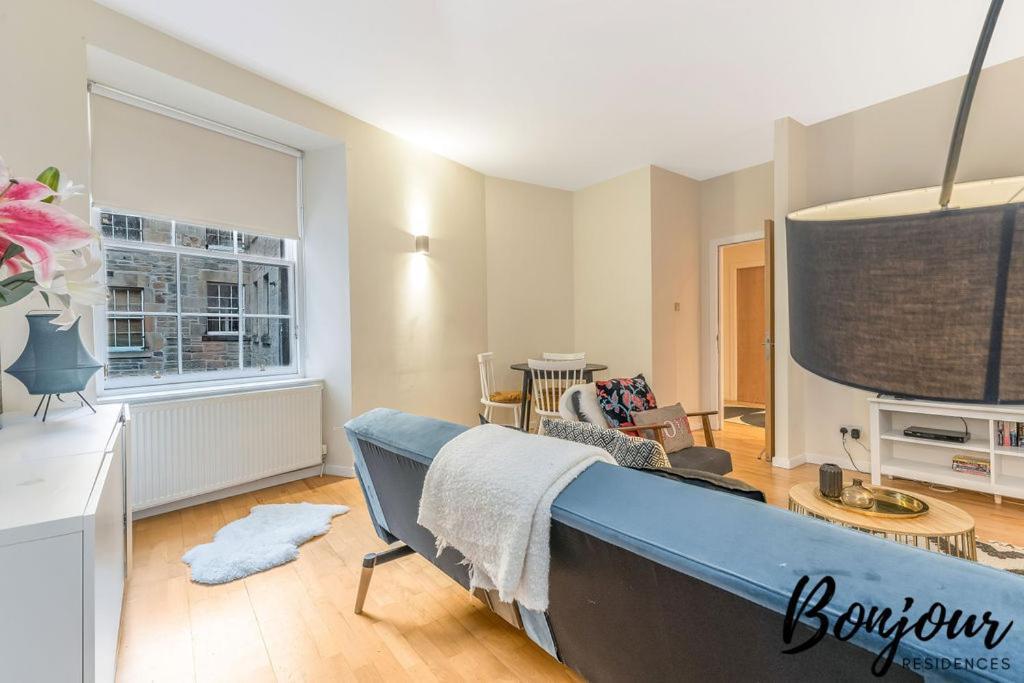 Spacious 2Br-2Ba - Grassmarket - Free Parking By Bonjour Residences Единбург Екстериор снимка