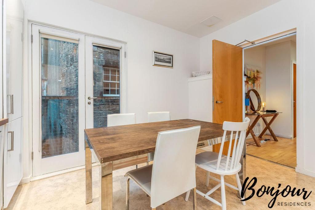 Spacious 2Br-2Ba - Grassmarket - Free Parking By Bonjour Residences Единбург Екстериор снимка