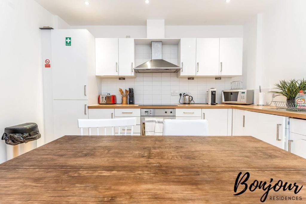 Spacious 2Br-2Ba - Grassmarket - Free Parking By Bonjour Residences Единбург Екстериор снимка